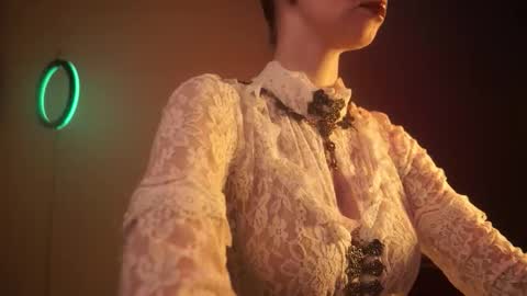        im expecting 350 thumbs up on my altar   online show from October 5, 10:28 pm