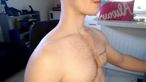 Snapshot of gingerboy_69 chatting on December 14, 3:50 am Jay online show from December 14, 3:50 am