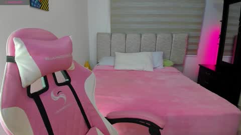 Sophie online show from February 17, 3:27 am