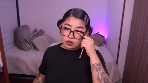 ginmeowuwu online show from February 10, 7:50 pm