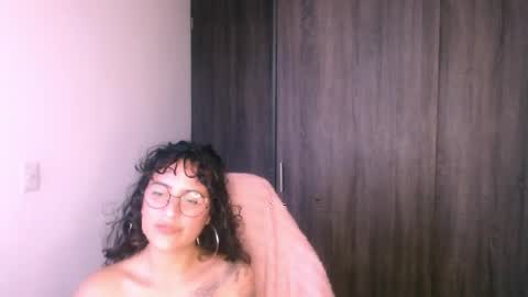 giny_bean online show from May 6, 10:49 pm