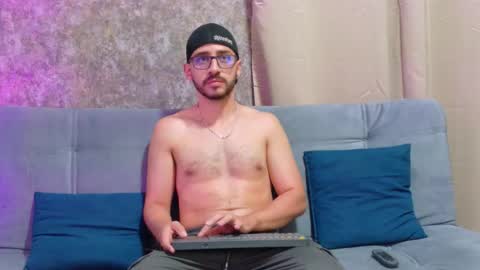Snapshot of gio_dantt chatting on September 17, 10:02 pm Gio online show from September 17, 10:02 pm