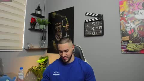 Snapshot of giorgio_leone2 chatting on January 12, 8:14 pm Giorgio leone online show from January 12, 8:14 pm
