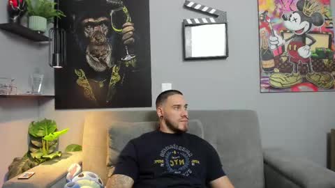 Snapshot of giorgio_leone2 chatting on February 18, 11:30 pm Giorgio leone online show from February 18, 11:30 pm