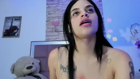 giralisis24 online show from December 14, 1:27 am