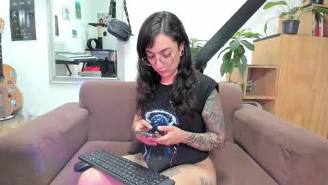 girasol1921 online show from March 11, 9:48 pm