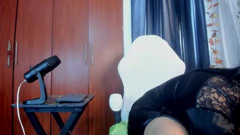 Girasol Walton online show from October 16, 2:28 pm