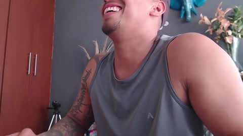 Snapshot of girge23 chatting on January 12, 8:03 pm piggy boy online show from January 12, 8:03 pm