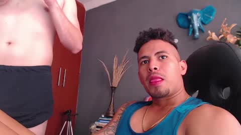 Snapshot of girge23 chatting on December 28, 8:47 pm piggy boy online show from December 28, 8:47 pm