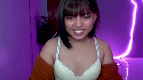 YOUR GIRL AXIE online show from December 17, 2:35 pm