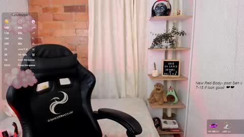 Snapshot of girl_inline chatting on February 18, 2:27 am girl_inline online show from February 18, 2:27 am