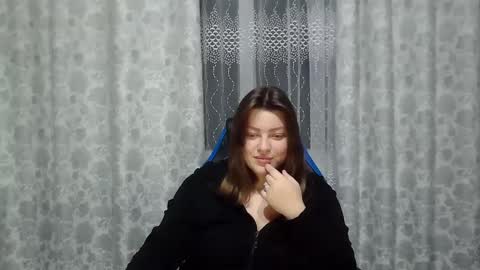 Snapshot of girl_leya chatting on January 27, 9:00 pm girl_leya online show from January 27, 9:00 pm