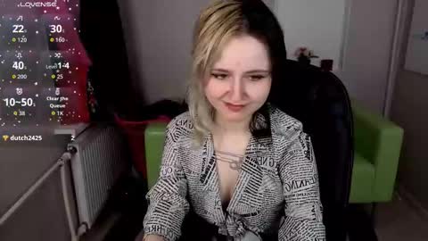 Snapshot of girl_next_doorr chatting on October 10, 1:17 pm girl_next_doorr online show from October 10, 1:17 pm