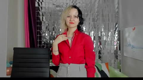 Snapshot of girl_next_doorr chatting on January 29, 12:45 pm girl_next_doorr online show from January 29, 12:45 pm