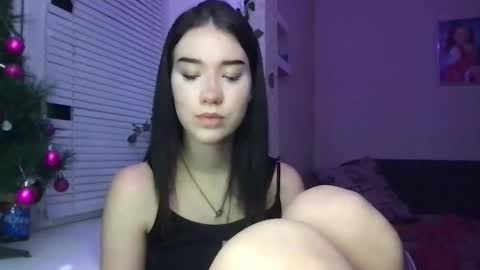 girl_sue online show from December 28, 10:34 pm