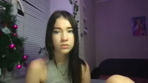 girl_sue online show from December 19, 10:00 pm