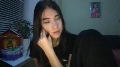 girl_sue online show from December 12, 9:37 pm