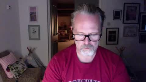 girlsandbikes online show from April 17, 10:45 pm