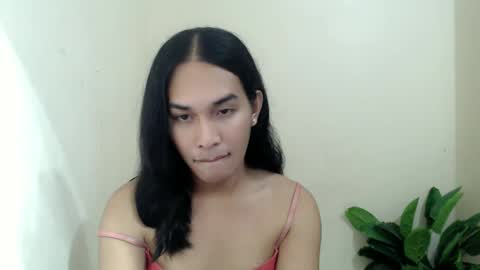 Snapshot of girlthatuneedxxx chatting on December 7, 11:18 pm Rhaine online show from December 7, 11:18 pm
