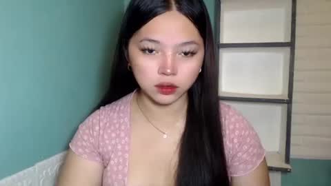 Rhaine online show from November 5, 7:05 pm