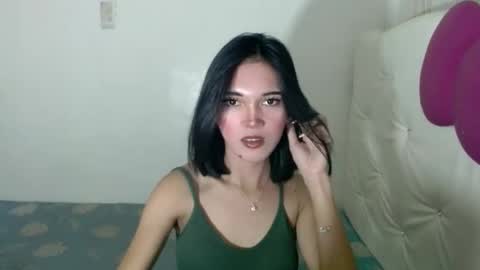 Divine online show from September 25, 7:15 am