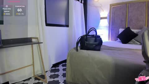     online show from September 30, 10:04 am