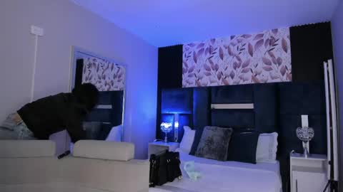     online show from March 23, 10:53 am