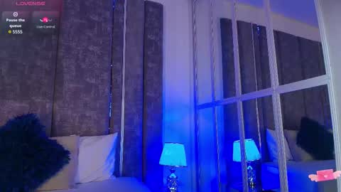     online show from September 23, 11:04 am