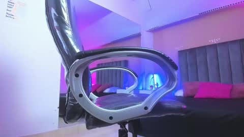 GISELLE ROLDAN online show from March 1, 4:28 am