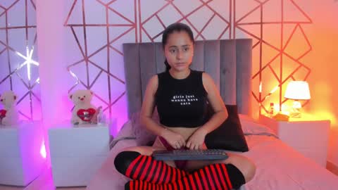 GISELLE ROLDAN online show from February 12, 11:40 am