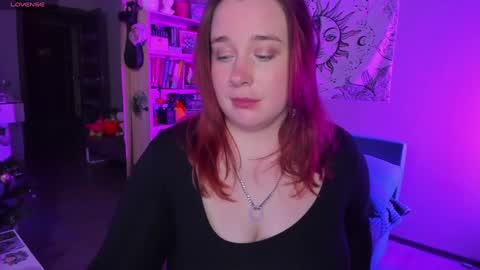 Snapshot of gitera_ chatting on January 5, 12:52 am AlexaMillis online show from January 5, 12:52 am