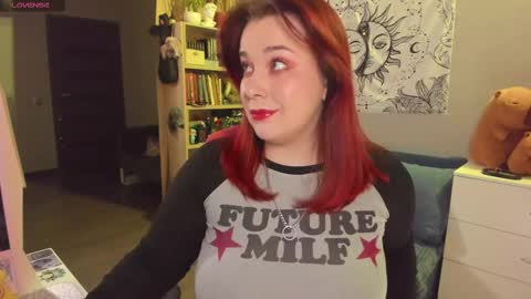 Snapshot of gitera_ chatting on February 9, 7:30 pm AlexaMillis online show from February 9, 7:30 pm