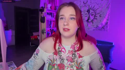 Snapshot of gitera_ chatting on December 6, 8:34 pm AlexaMillis online show from December 6, 8:34 pm