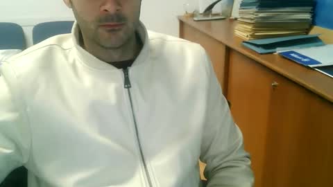 giuseppevai1 online show from November 25, 6:18 pm