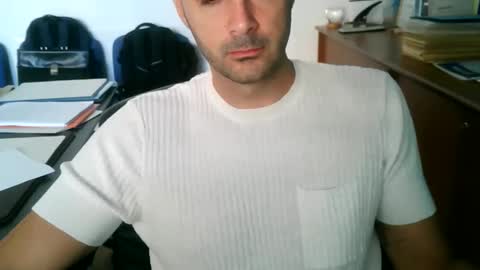 Snapshot of giuseppevai1 chatting on September 21, 8:51 am giuseppevai1 online show from September 21, 8:51 am