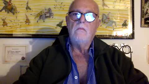 giutomma930394 online show from November 2, 12:43 am