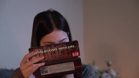 Agness online show from October 5, 1:30 pm