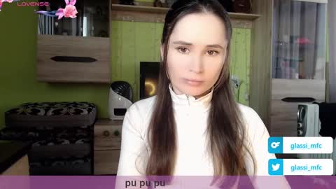 glassi online show from February 10, 11:46 am