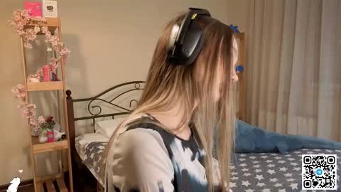 Catalina online show from December 17, 12:23 pm