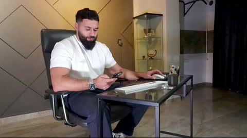 Snapshot of glennmasters chatting on February 18, 10:03 pm Matthew .. for short call me Matt online show from February 18, 10:03 pm