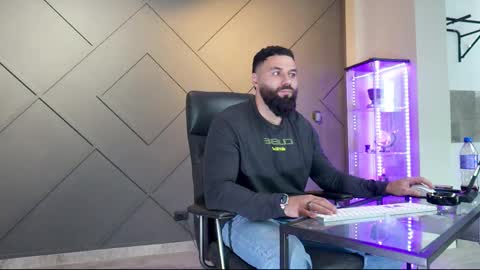 Snapshot of glennmasters chatting on February 27, 10:01 am Matthew .. for short call me Matt online show from February 27, 10:01 am