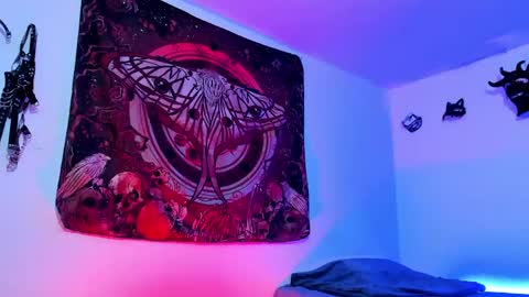 NYX online show from May 15, 11:56 pm
