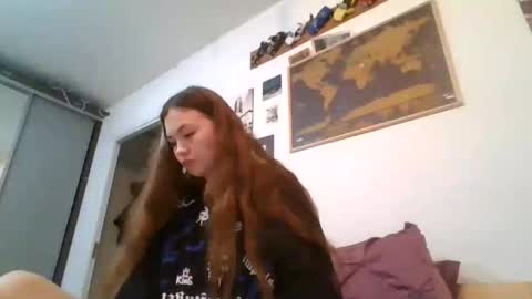 glitter_doll online show from February 13, 8:45 pm