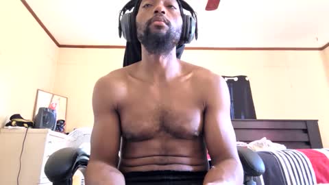 glomightyj online show from March 27, 6:42 pm