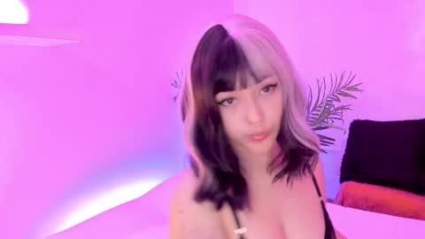 Mimi online show from January 12, 6:37 pm