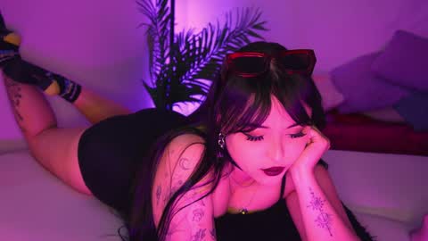 Mimi online show from April 11, 9:19 pm