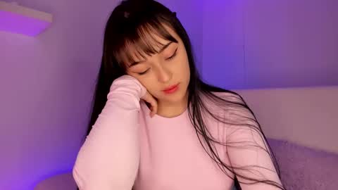 Mimi online show from December 6, 7:50 pm