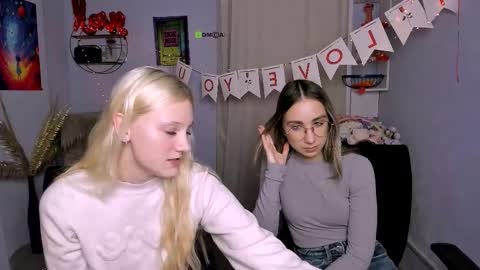 gloria_flower_ online show from February 13, 1:36 pm