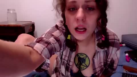 Snapshot of gloryloli chatting on February 23, 8:11 pm Tanya online show from February 23, 8:11 pm