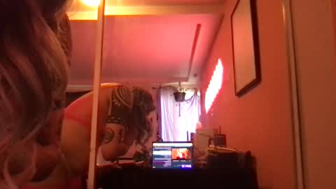 Glow Goddess online show from September 18, 3:38 pm